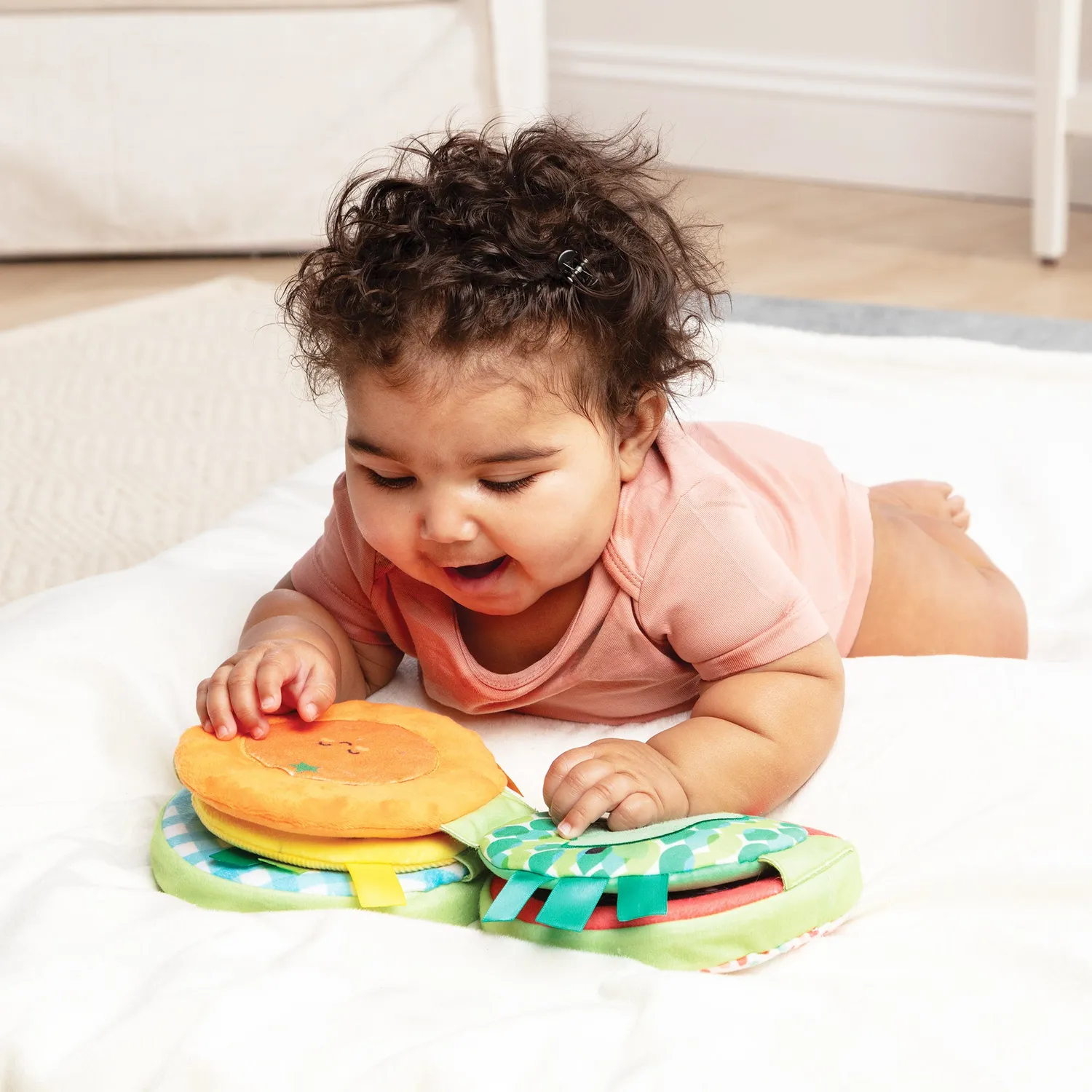 Melissa & Doug Farmers Market Tummy Time Rolle für Babys