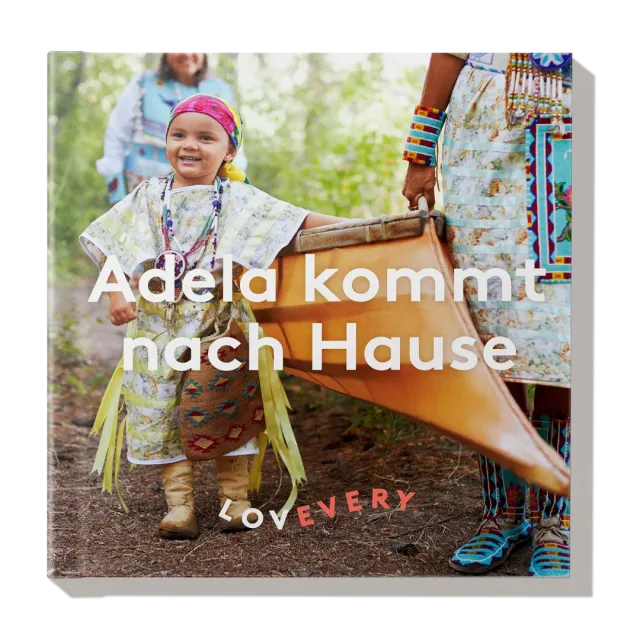 Lovevery Adela Comes Home Pappbilderbuch deutsch
