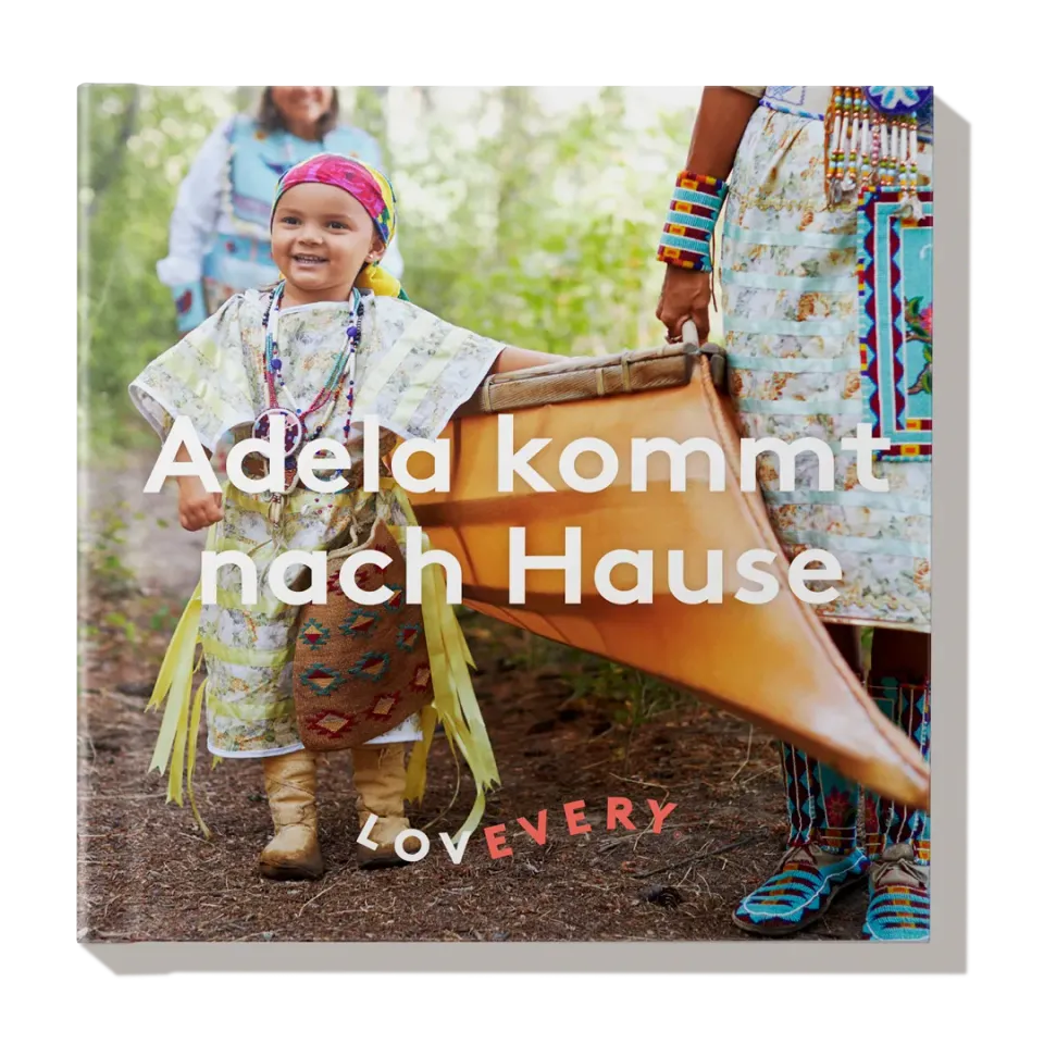 Lovevery Adela Comes Home Pappbilderbuch deutsch