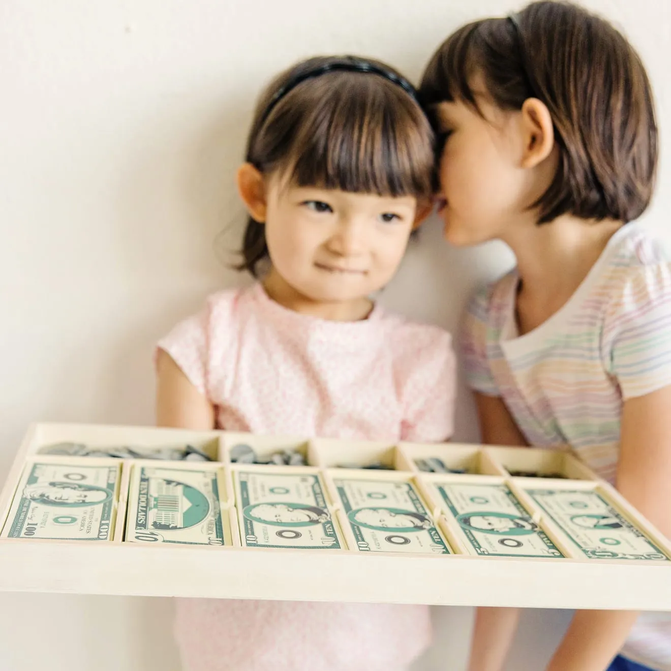 Melissa & Doug Classic Spielgeld Set Holzkasse Rechnen