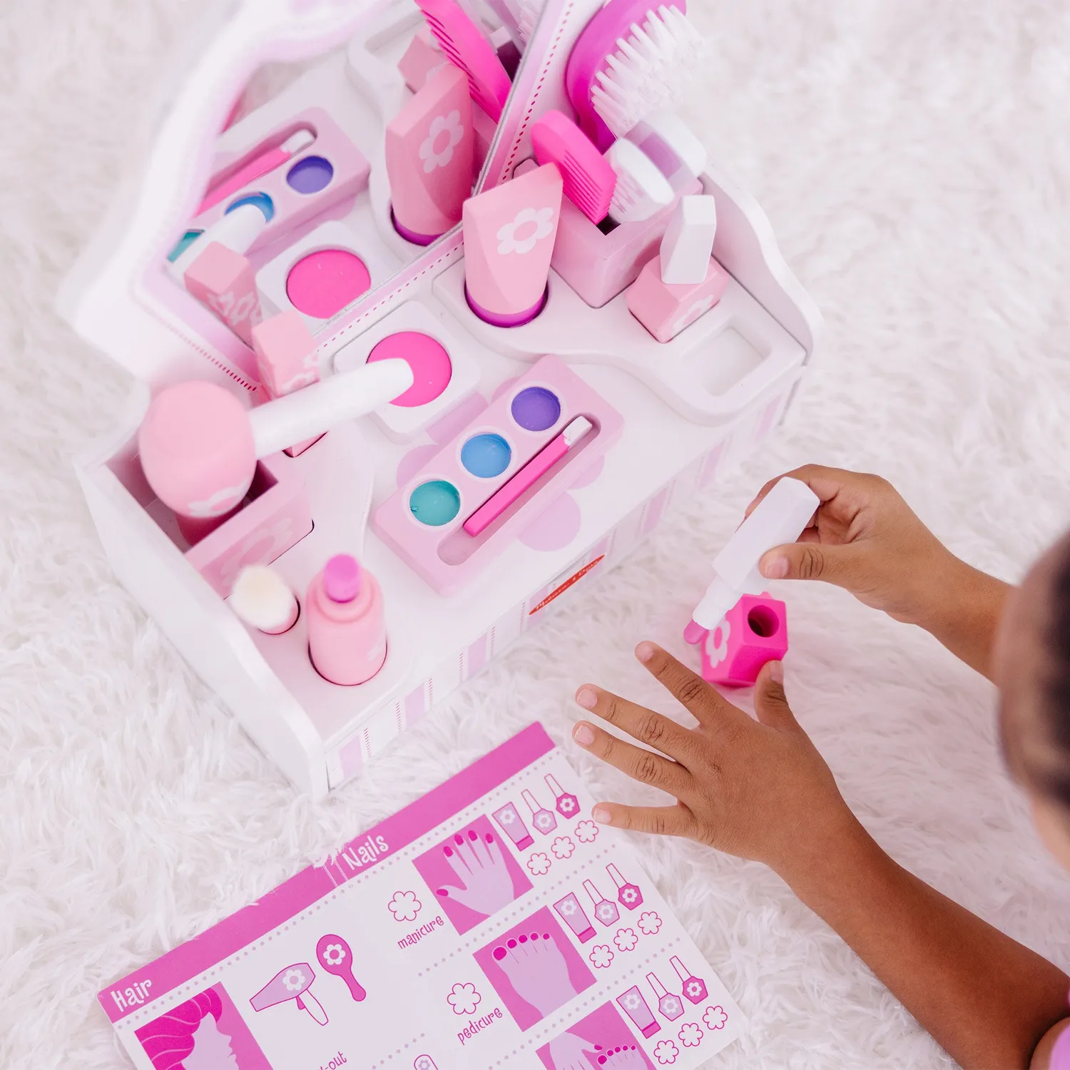 Melissa & Doug Beauty Salon Schminktisch Holz Spielset 18-teilig