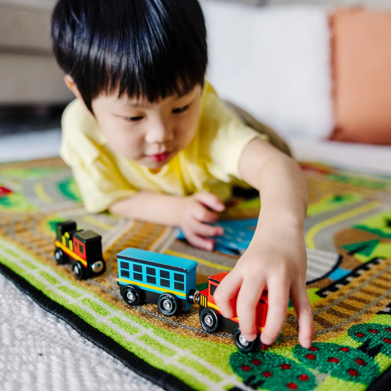 Melissa & Doug Magnetic Wooden Train Cars Holzeisenbahn 8-teilig