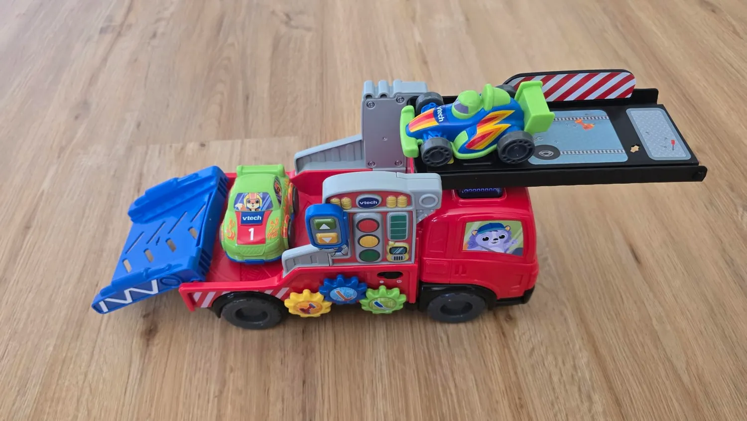VTech Baby Autotransporter Abschleppwagen mit 2 Autos