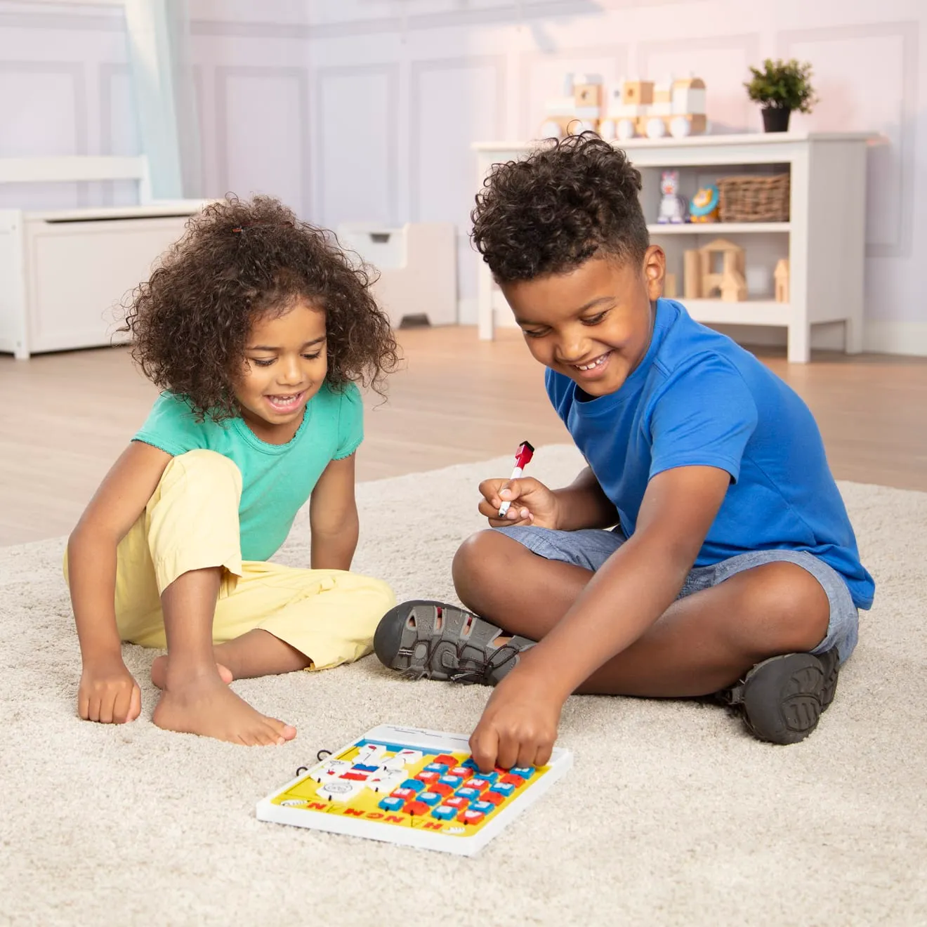 Melissa & Doug Flip-to-Win Hangman Reisespiel Holz