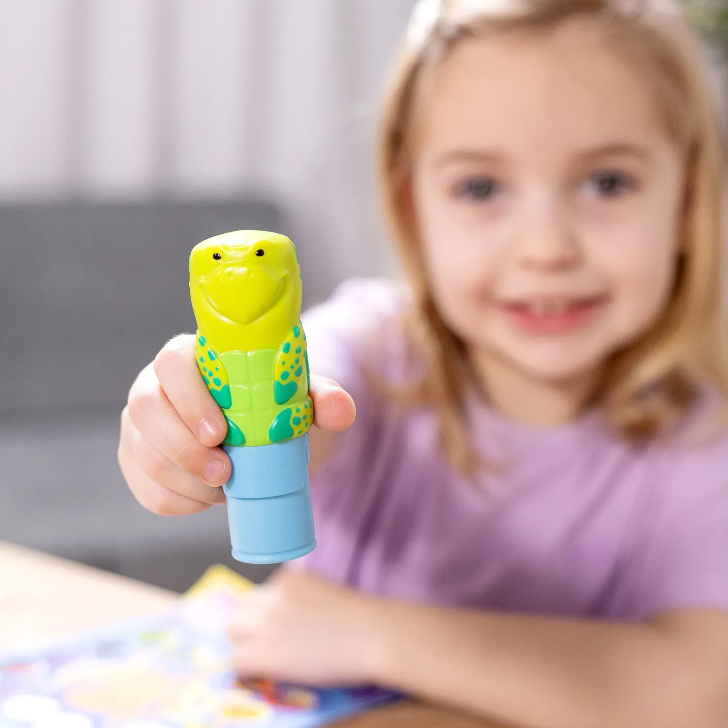 Melissa & Doug Sticker WOW Sea Turtle Stickerheft 24 Seiten
