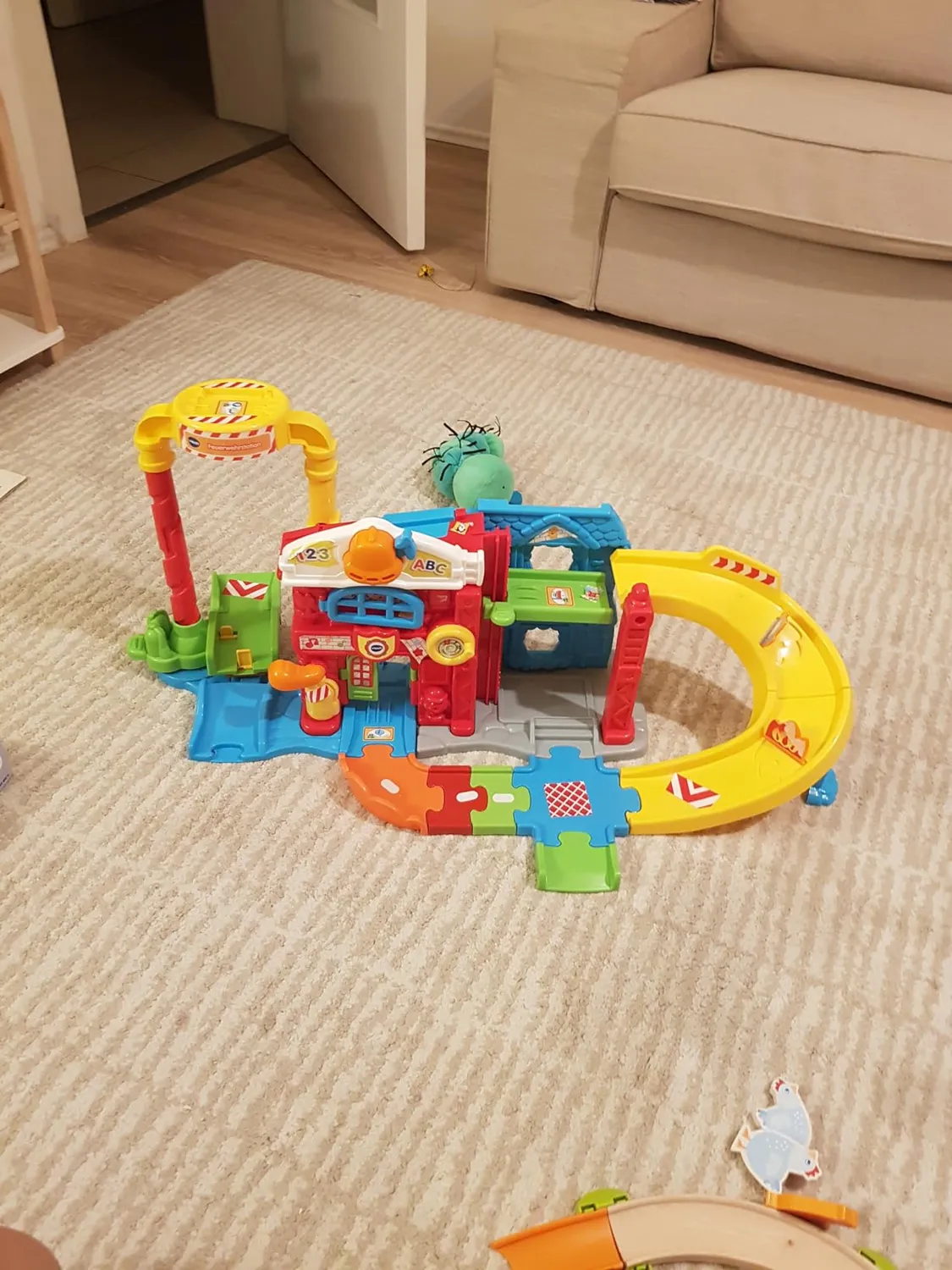 VTech Tut Tut Baby Flitzer Feuerwehrstation mit Auto Lieder