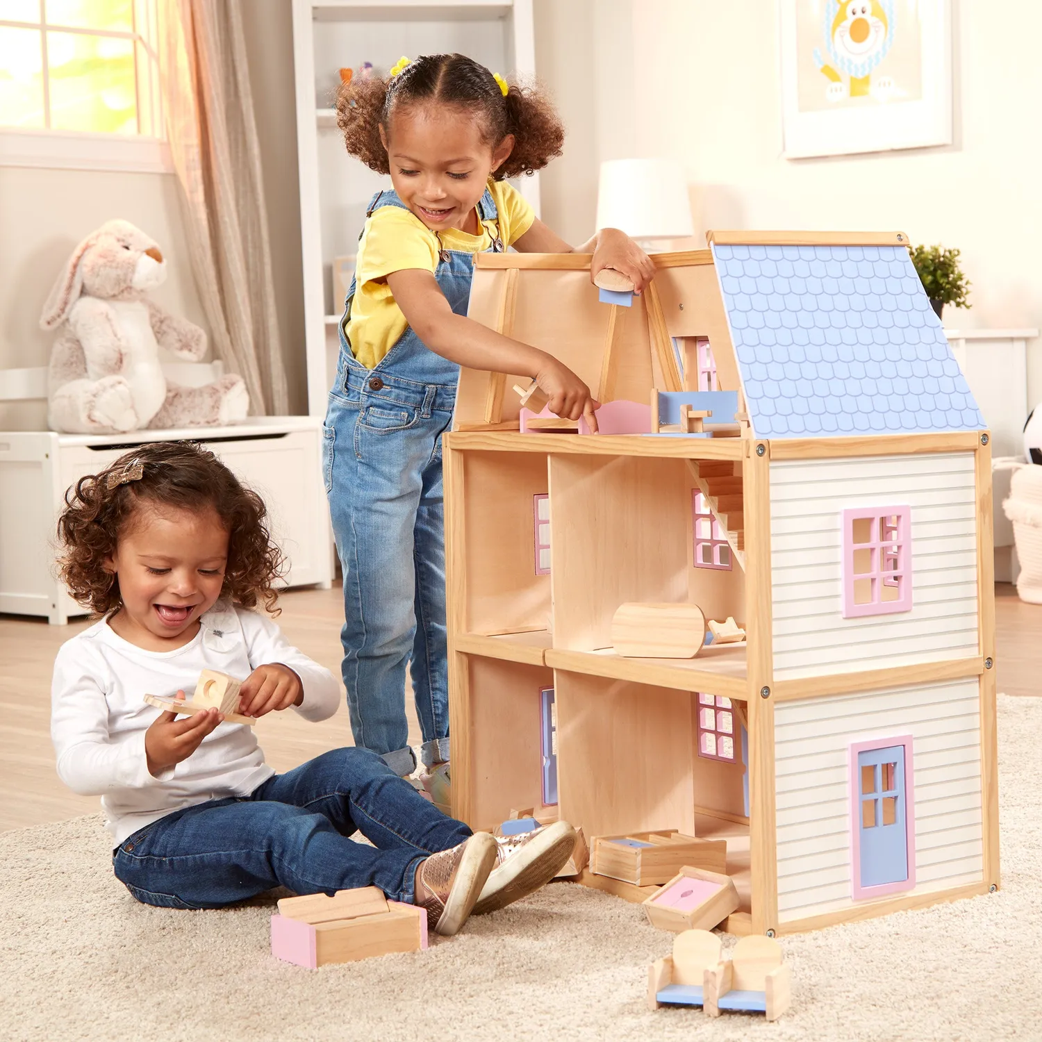 Melissa & Doug Puppenhaus Holz 3-stöckig mit Möbeln