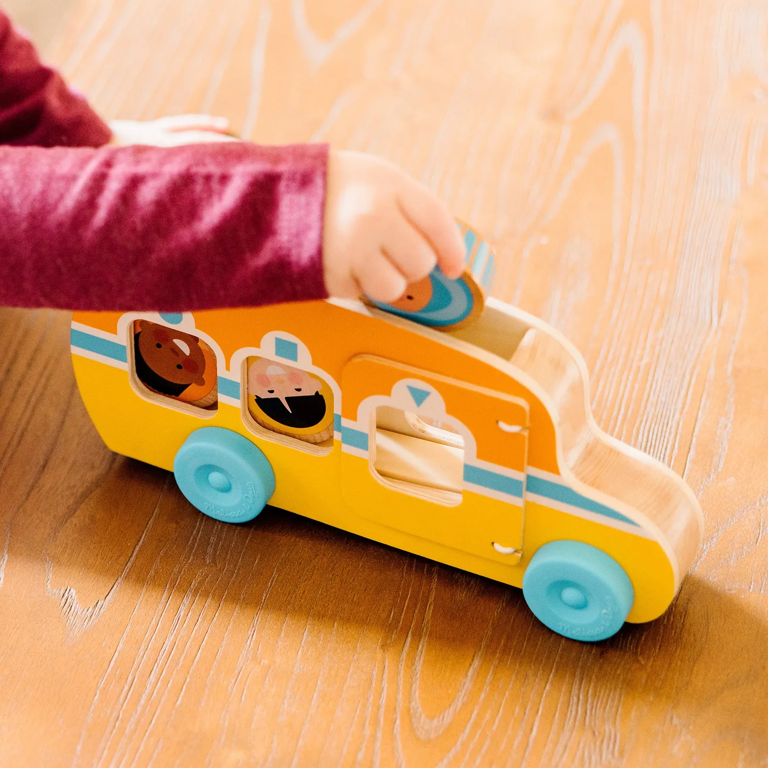 Melissa & Doug GO Tots Roll & Ride Bus Holzbus ab 1 Jahr