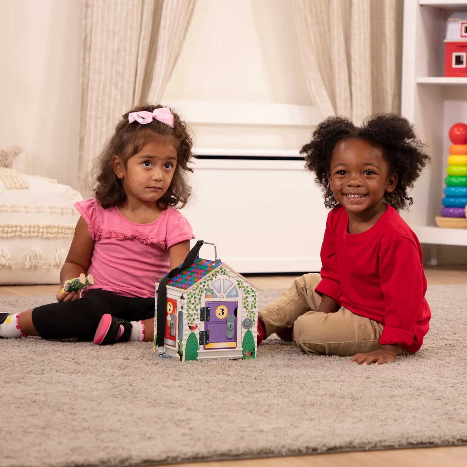 Melissa & Doug Doorbell House Holzspielzeug Schlösser
