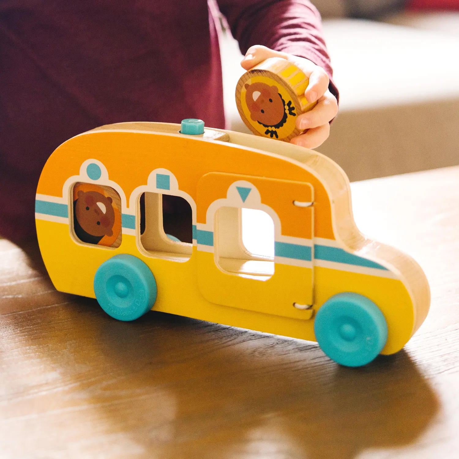 Melissa & Doug GO Tots Roll & Ride Bus Holzbus ab 1 Jahr