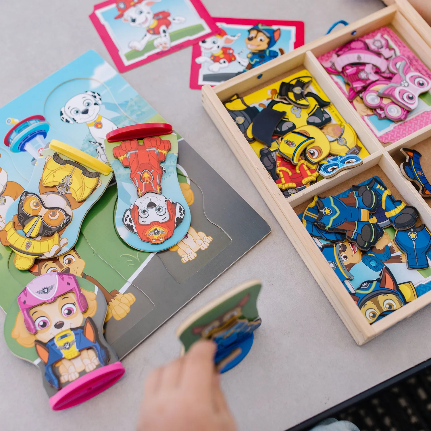 Melissa & Doug PAW Patrol Magnetspiel Anziehpuppen Holz