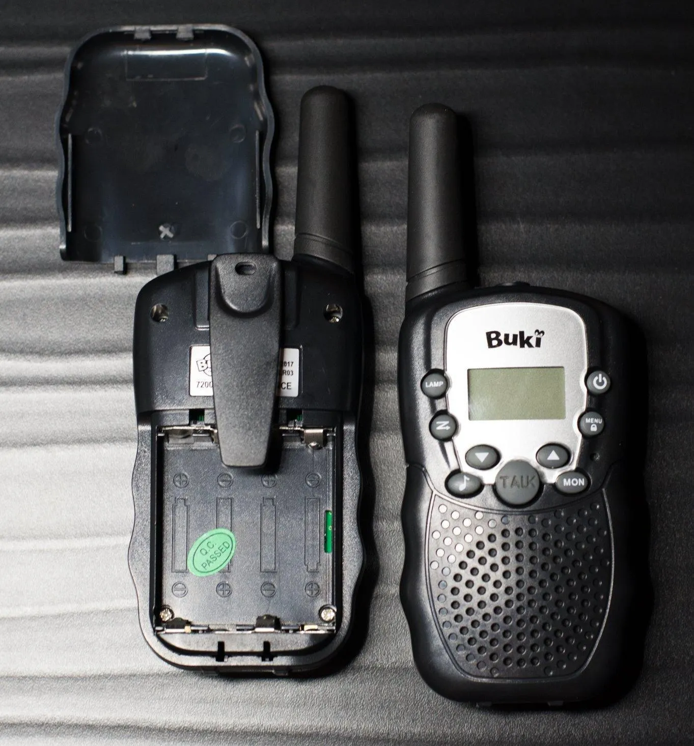Buki TW01 Walkie Talkie Funkgerät 2er Set 3 km