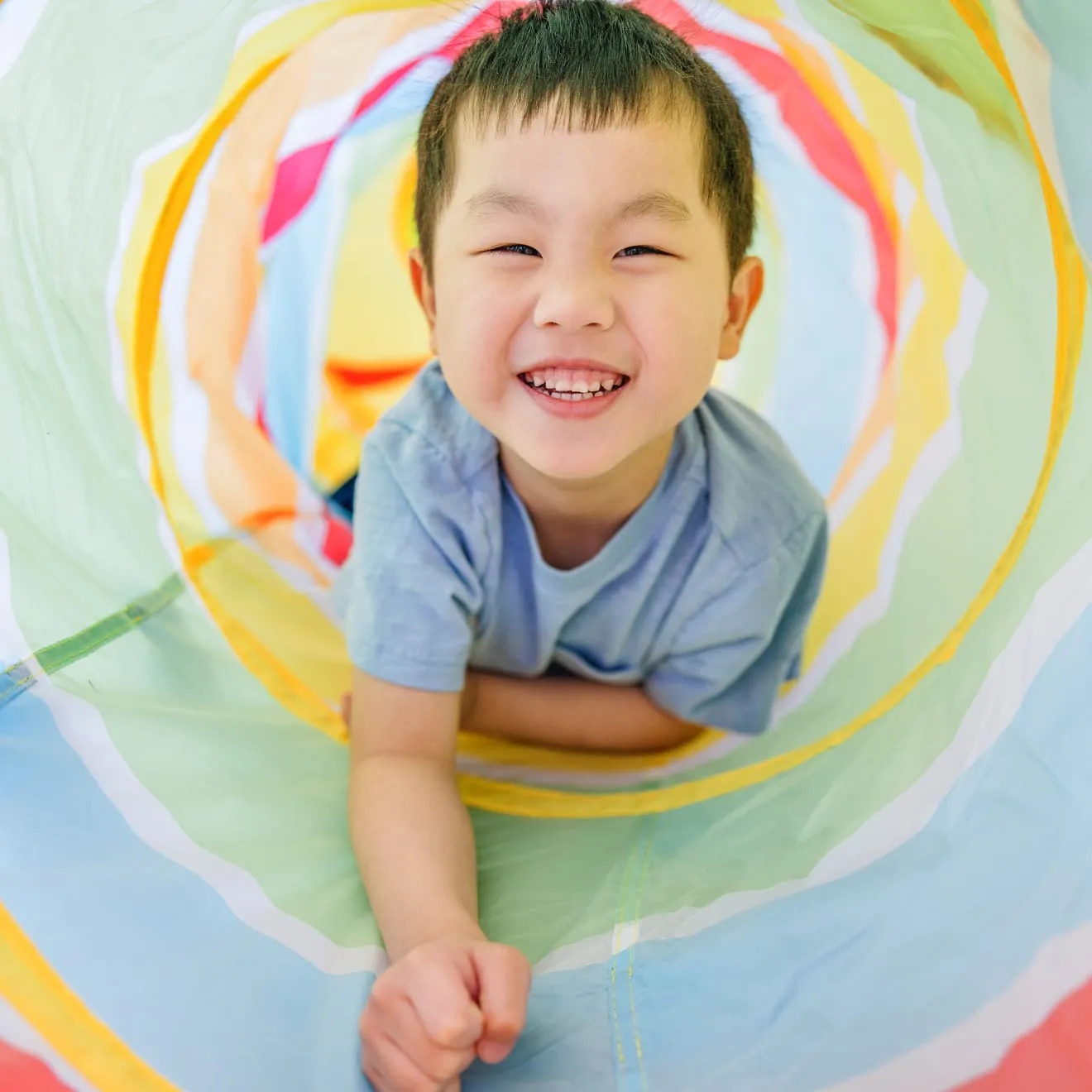 Melissa & Doug Giddy Buggy Krabbeltunnel 150 cm bunt