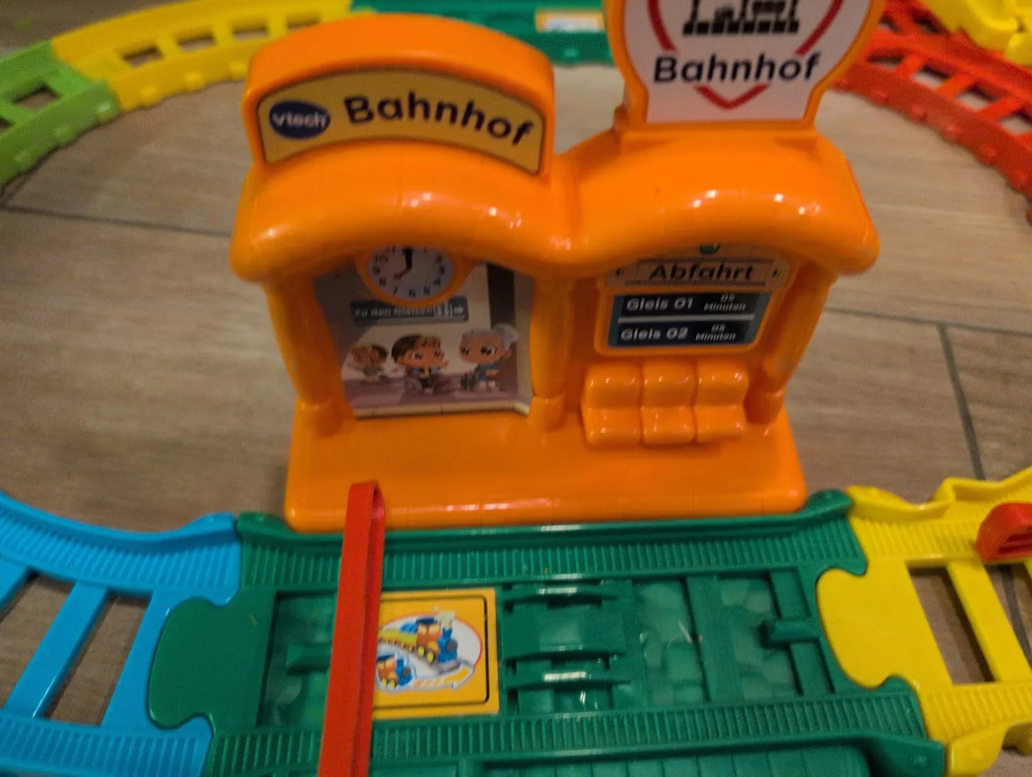 VTech Tut Tut Baby Flitzer Bahnhof Spielset mit Zug + Waggons