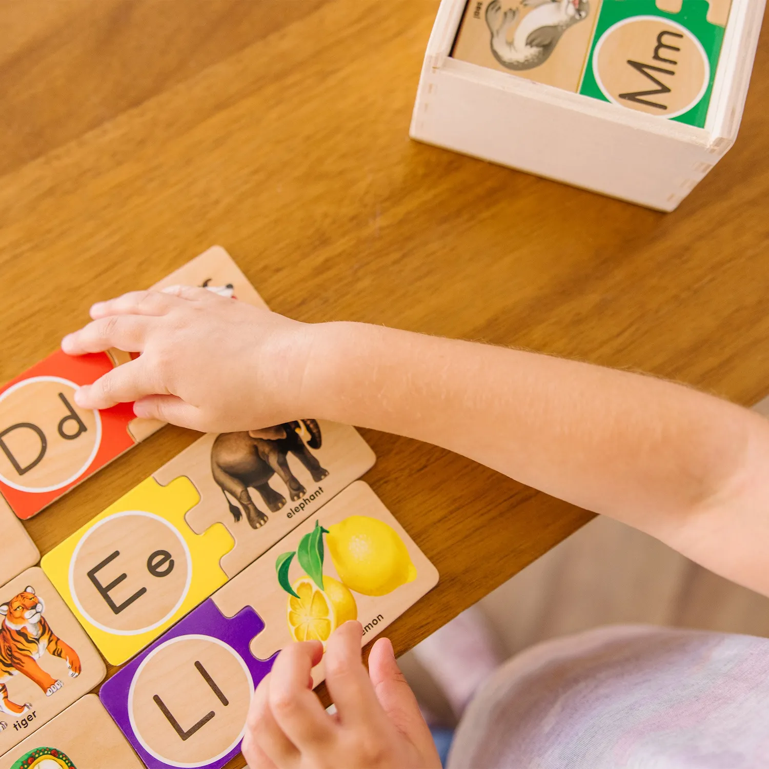 Melissa & Doug Self-Correcting Letter Puzzles Buchstaben