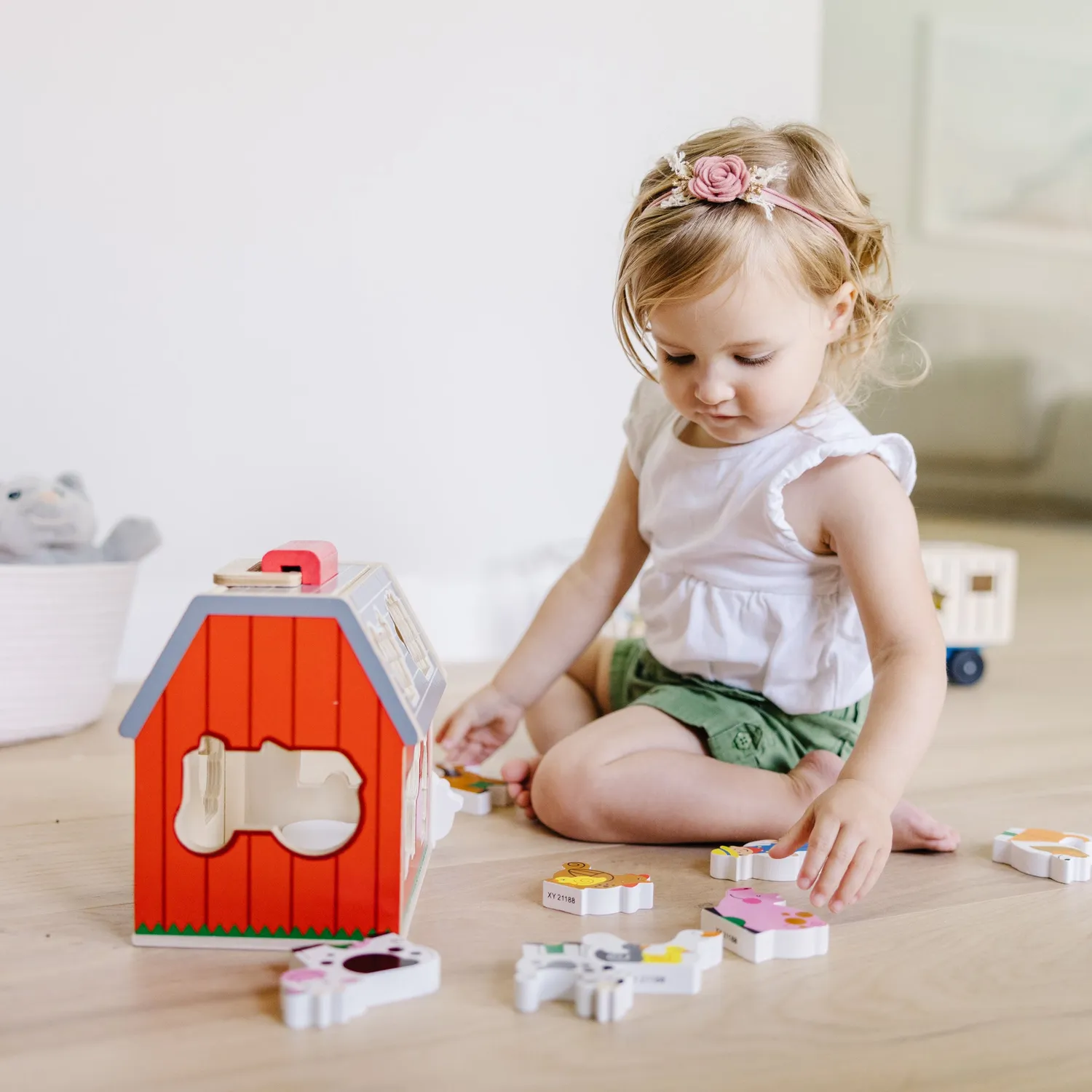 Melissa & Doug Take-Along Sorting Barn Steckspiel 10 Teile Holz