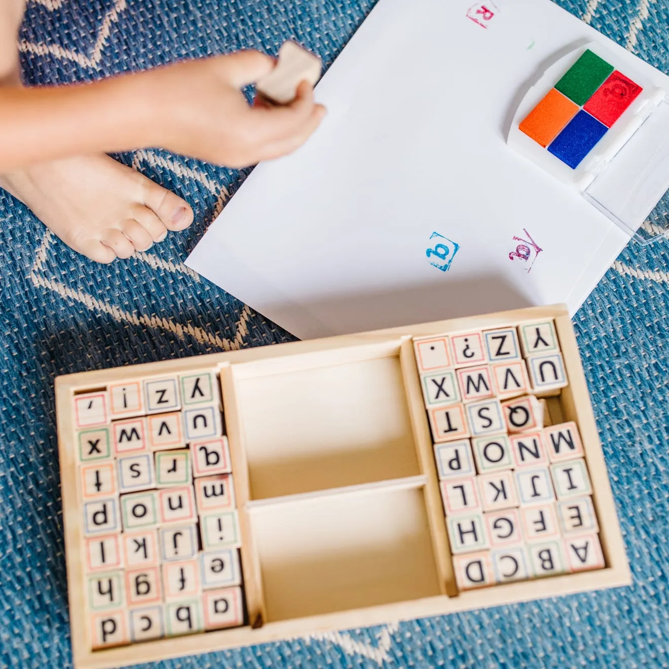 Melissa & Doug Alphabet Stempelset Holz 56 Stempel waschbar