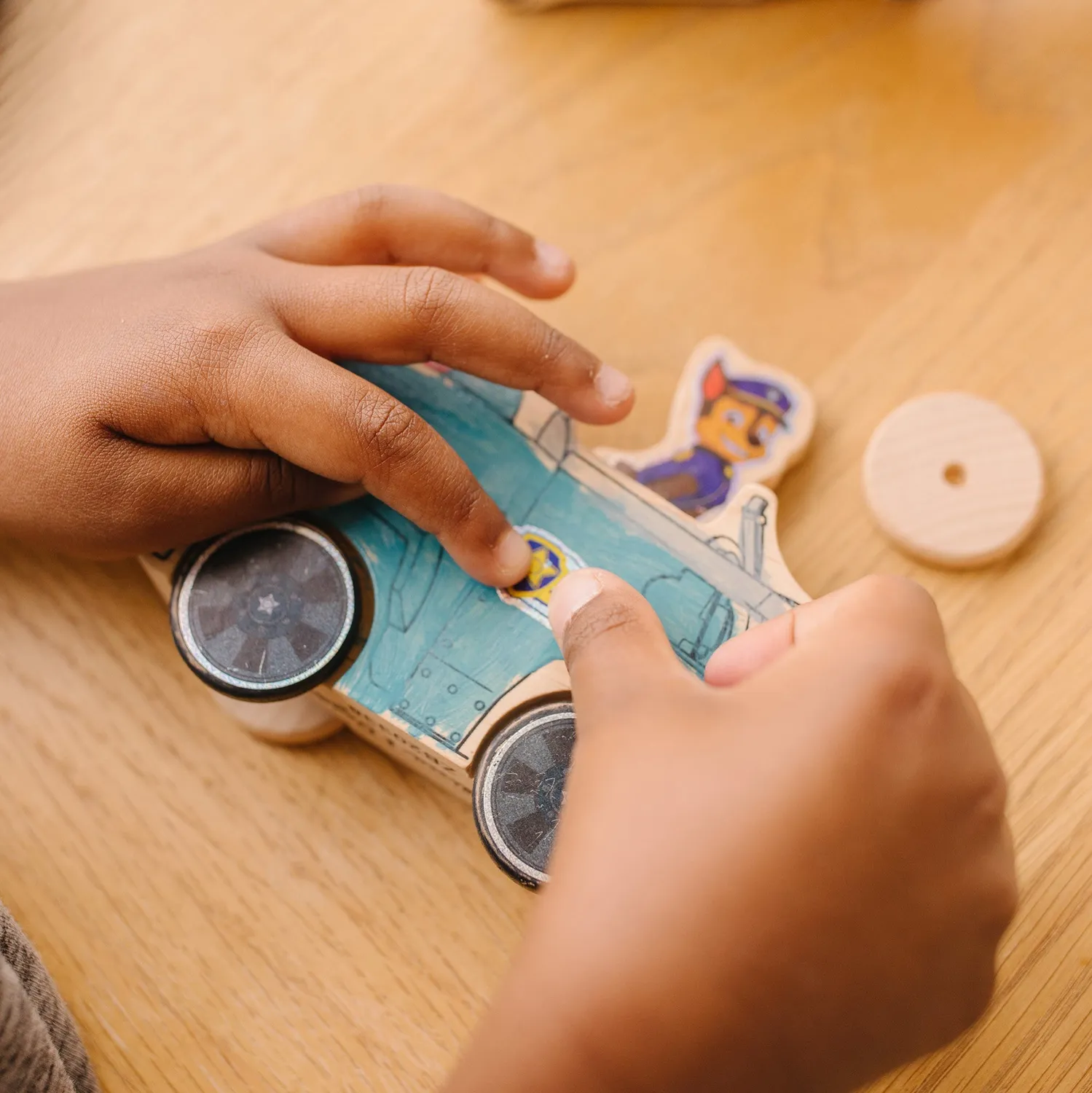 Melissa & Doug PAW Patrol Bastelset Holzfahrzeuge mit Farbe