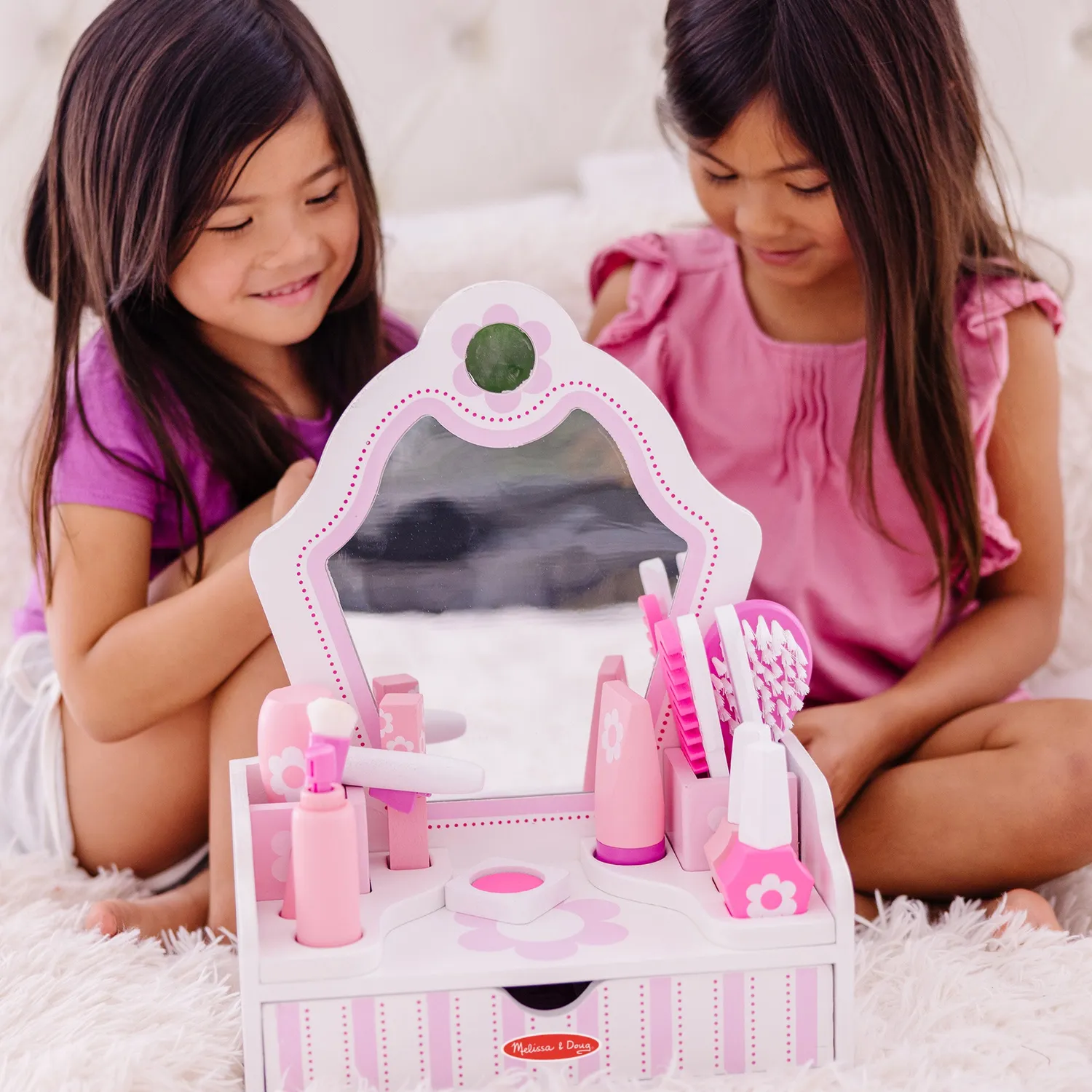 Melissa & Doug Beauty Salon Schminktisch Holz Spielset 18-teilig