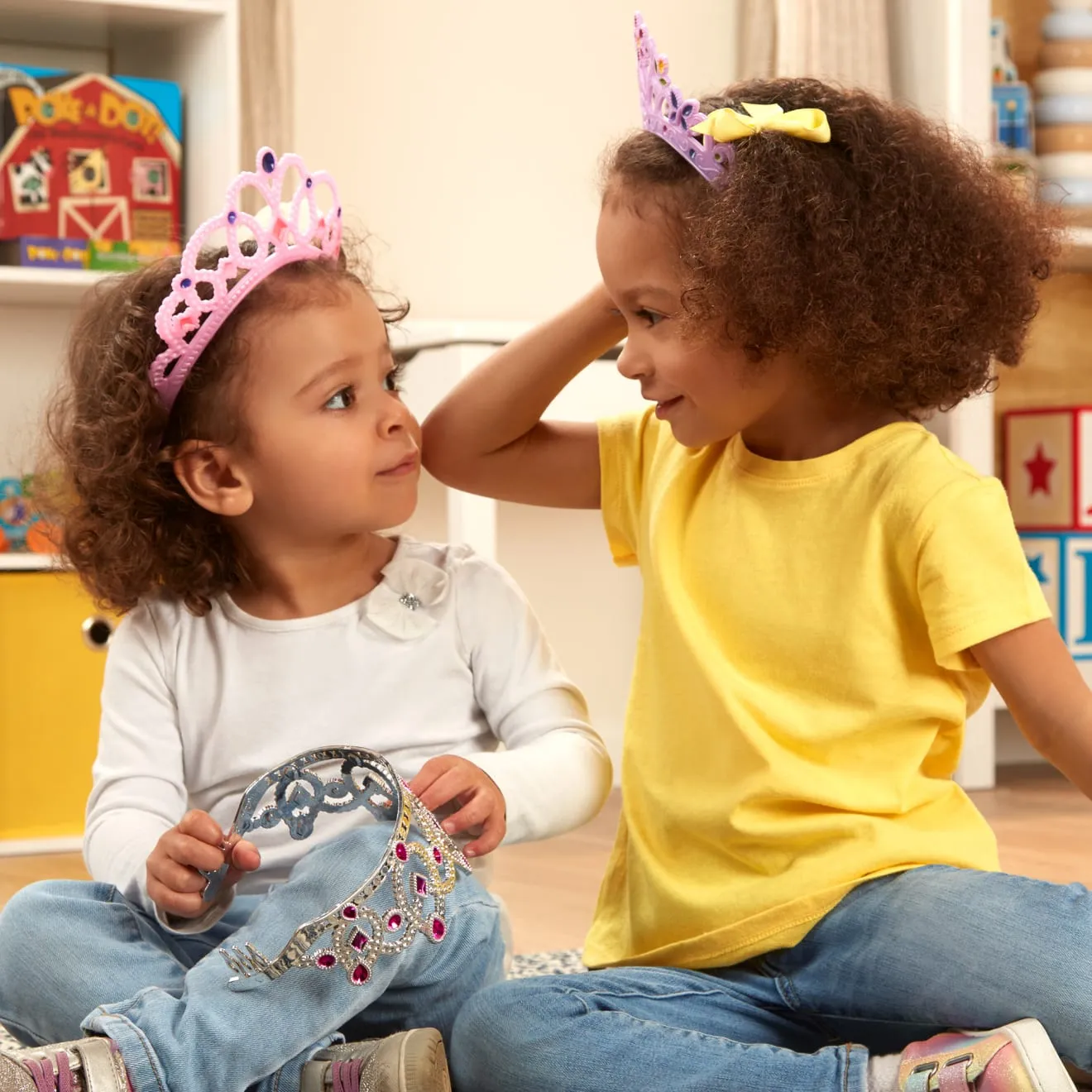 Melissa & Doug Role Play Crown Jewels Tiaras 4er-Set