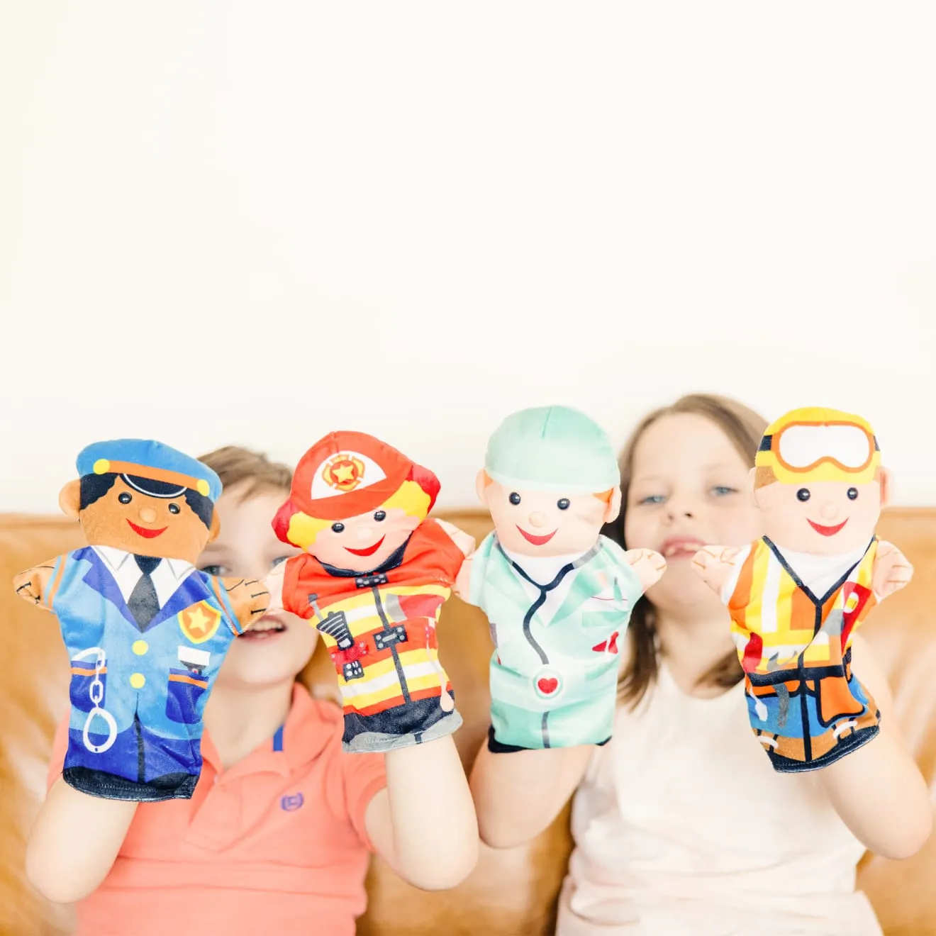 Melissa & Doug Jolly Helpers Handpuppen 4er Set Berufe Stoff