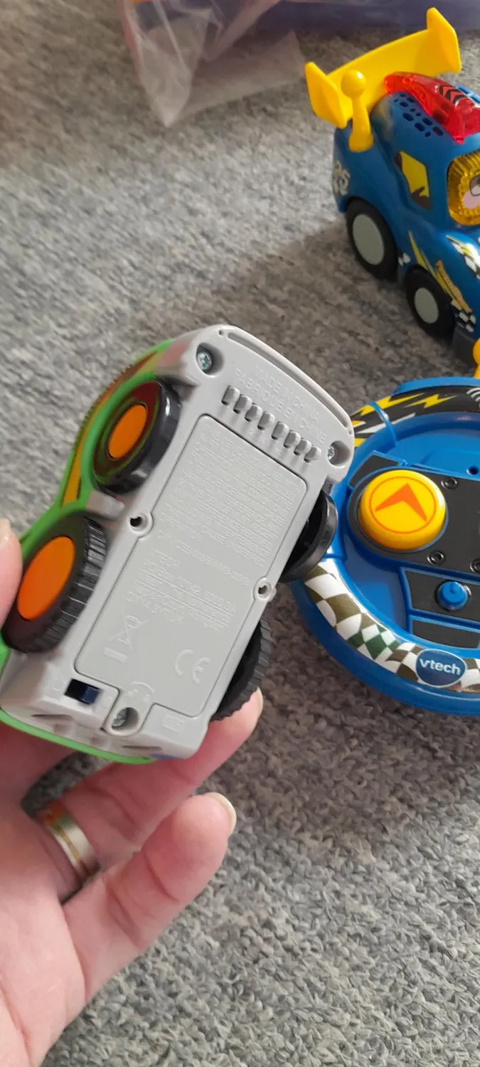 VTech Tut Tut Baby Flitzer RC Autorennbahn Spielset mit Fernbedienung