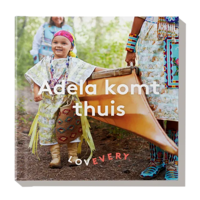 Lovevery Play Kits Adela Comes Home Pappbuch NL