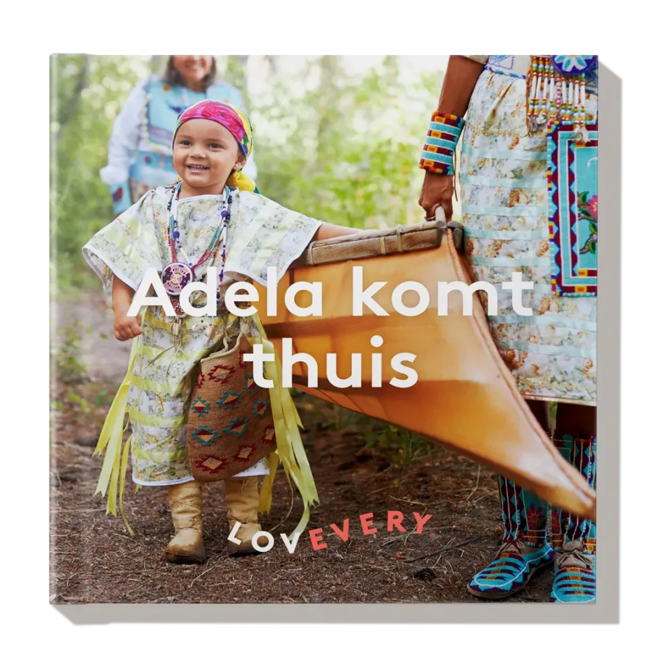 Lovevery Play Kits Adela Comes Home Pappbuch NL