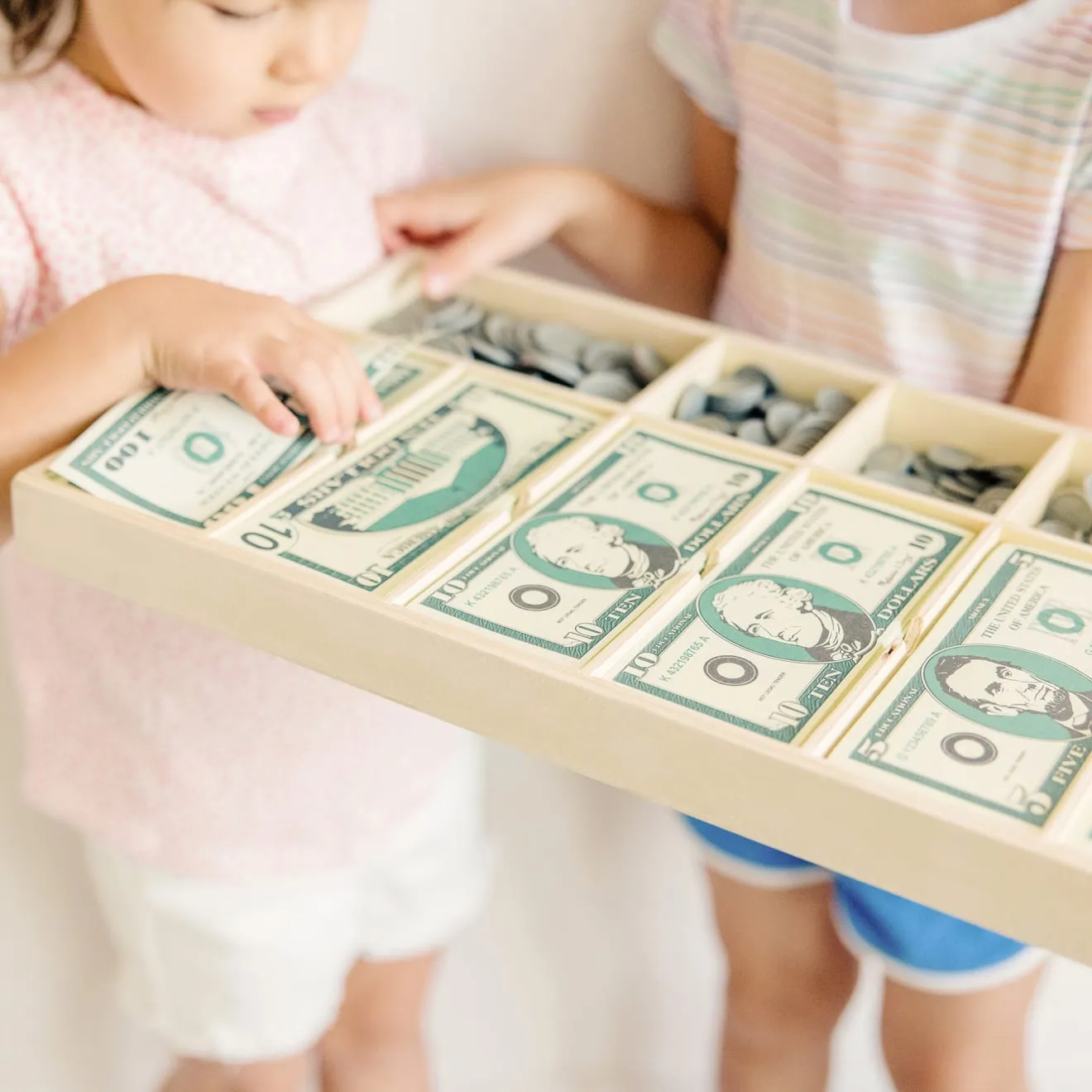 Melissa & Doug Classic Spielgeld Set Holzkasse Rechnen