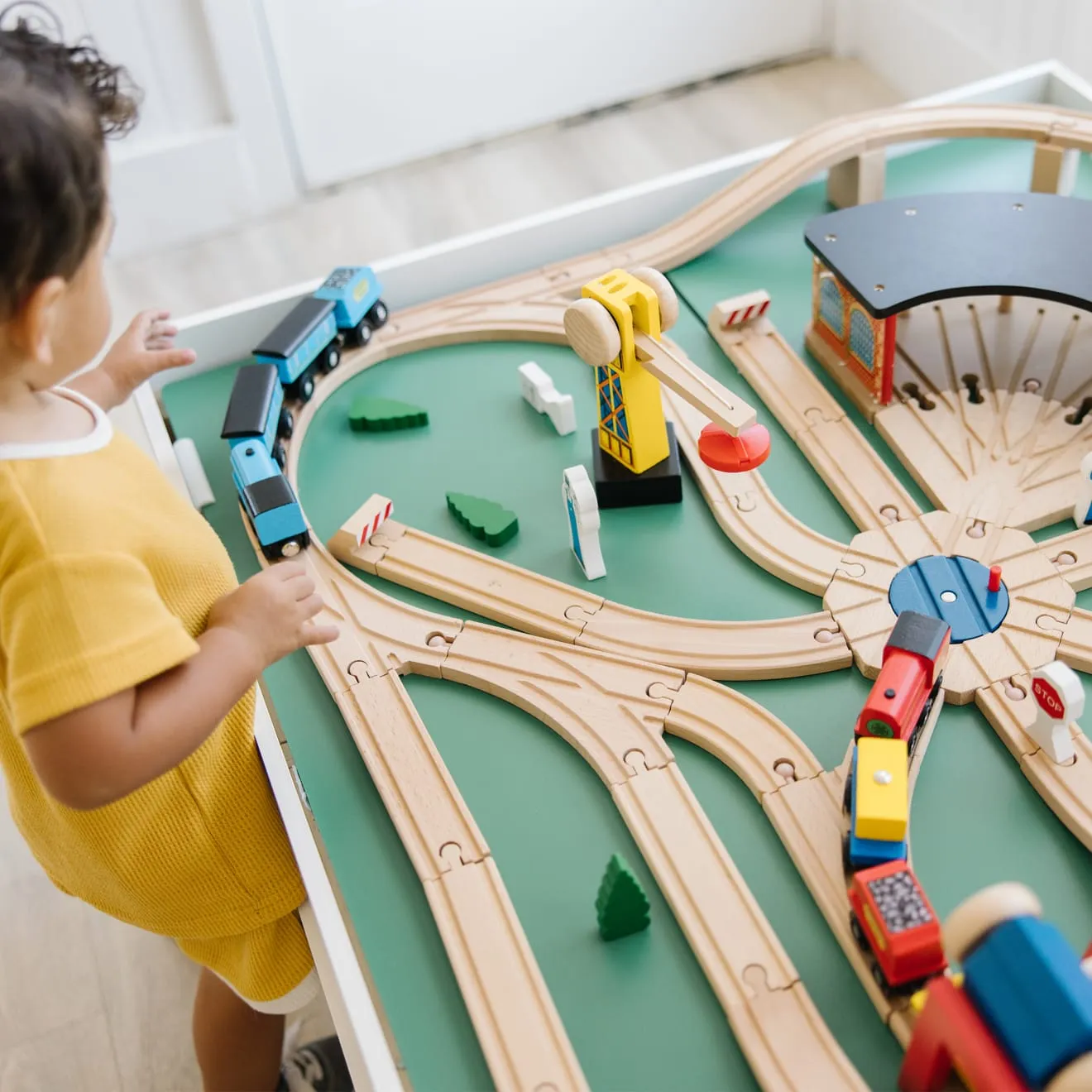 Melissa & Doug Multi-Activity Spieltisch Holz mit Schublade