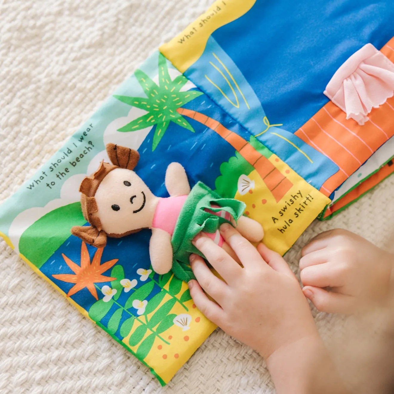 Melissa & Doug K's Kids Stoffbuch Anziehen Baby