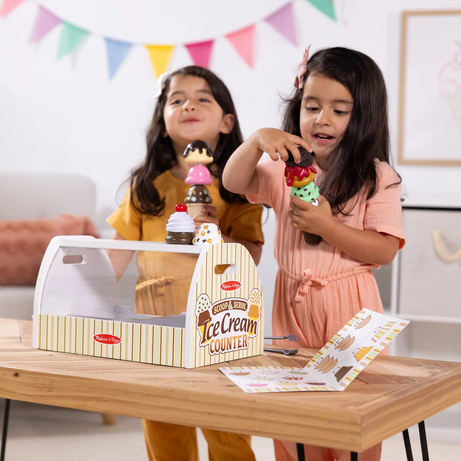 Melissa & Doug Scoop & Serve Ice Cream Counter Eisdiele Holz