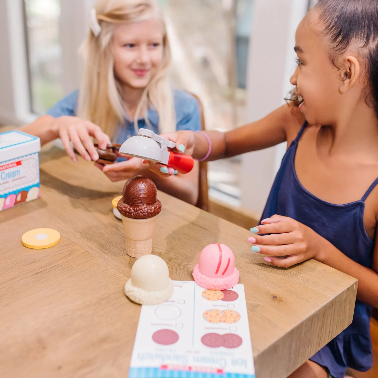 Melissa & Doug Scoops & Sandwiches Eis Kaufladen-Set 13-teilig Holz