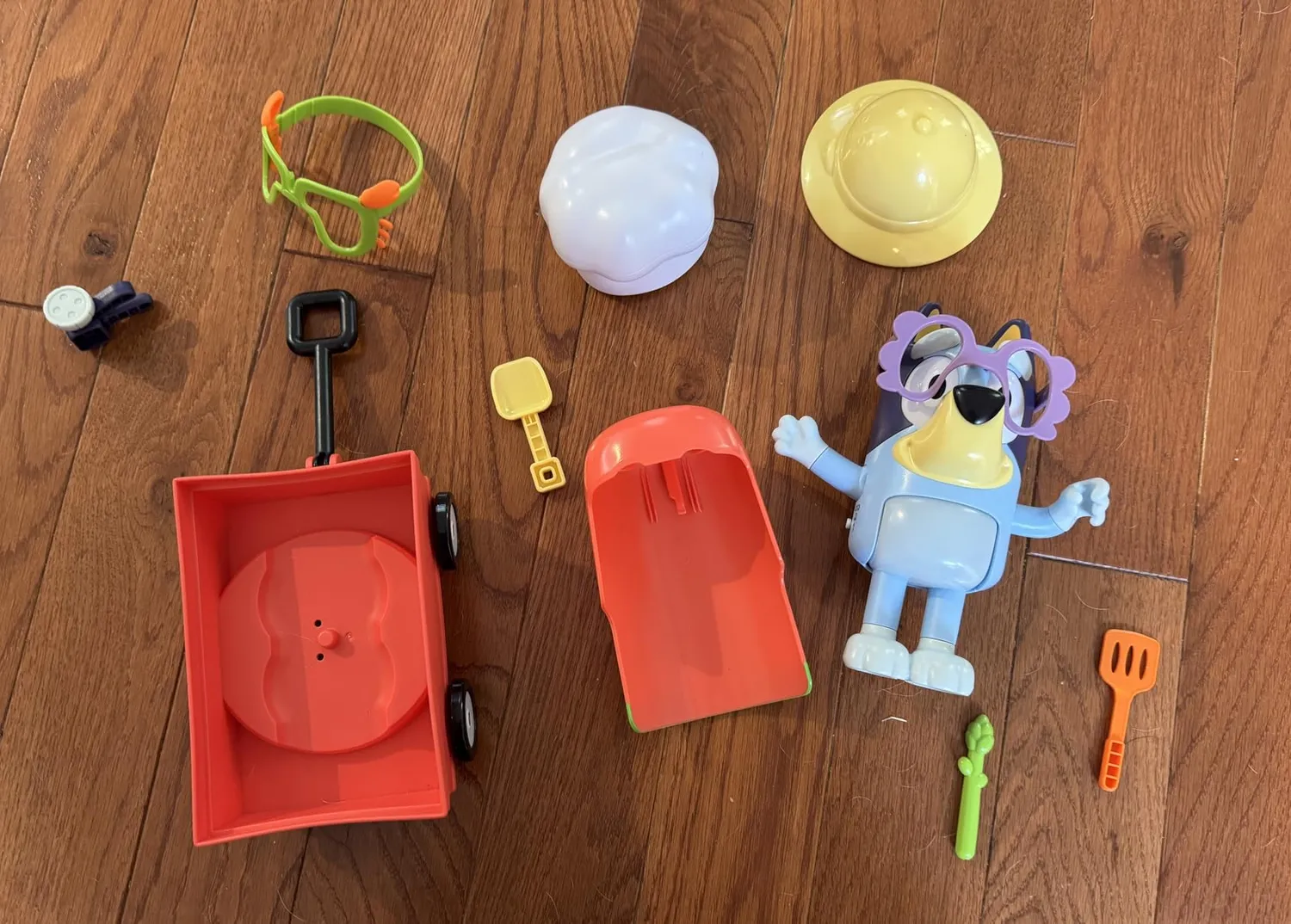 VTech Dress-Up Bluey Spielfigur mit 9 Zubehör ab 3 Jahre