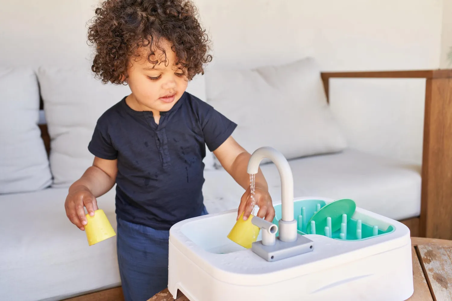 Lovevery Das Helfer-Set Spielset Deutsch für 2-Jährige