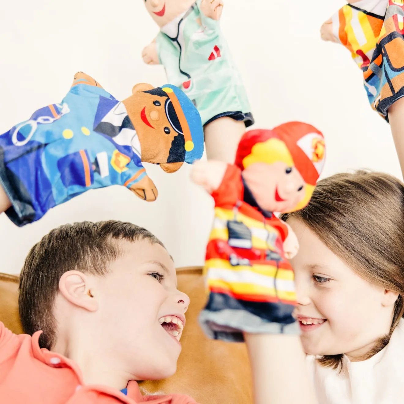Melissa & Doug Jolly Helpers Handpuppen 4er Set Berufe Stoff