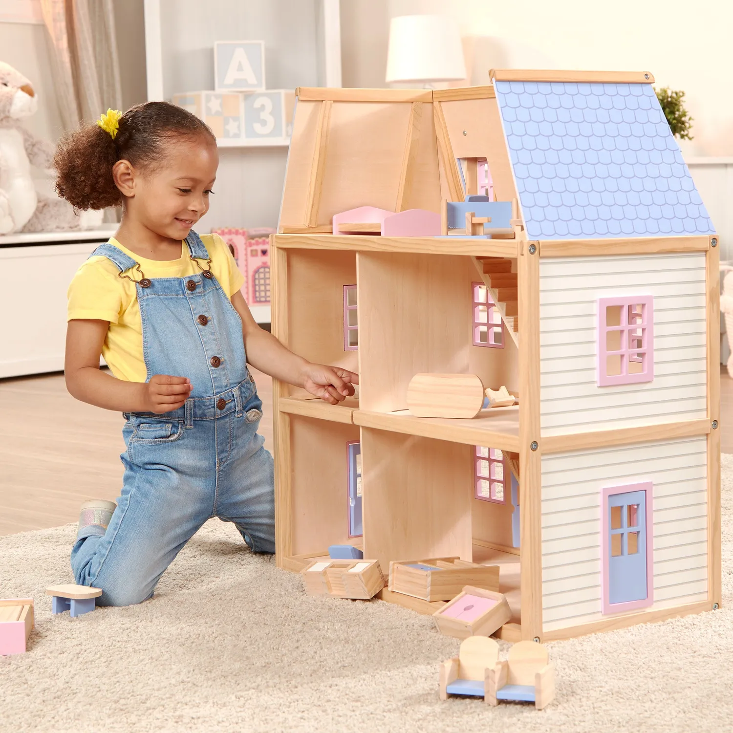 Melissa & Doug Puppenhaus Holz 3-stöckig mit Möbeln