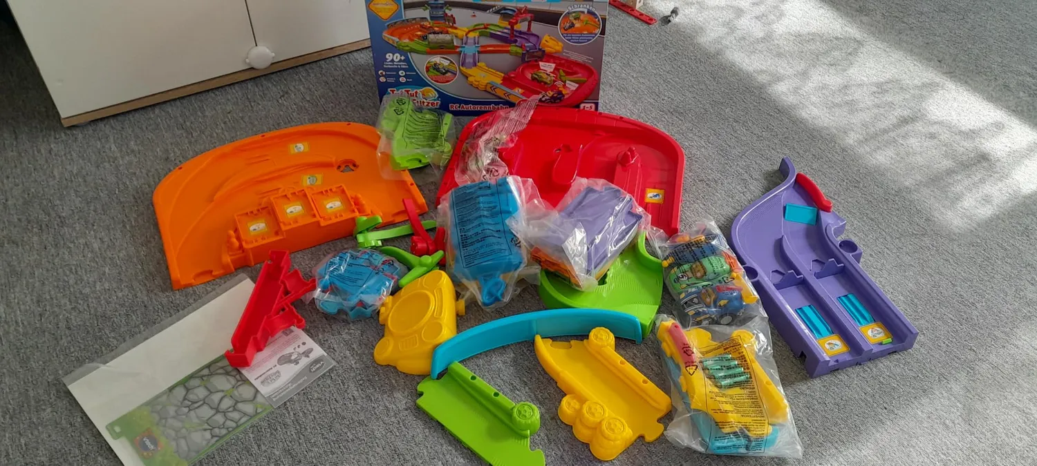 VTech Tut Tut Baby Flitzer RC Autorennbahn Spielset mit Fernbedienung
