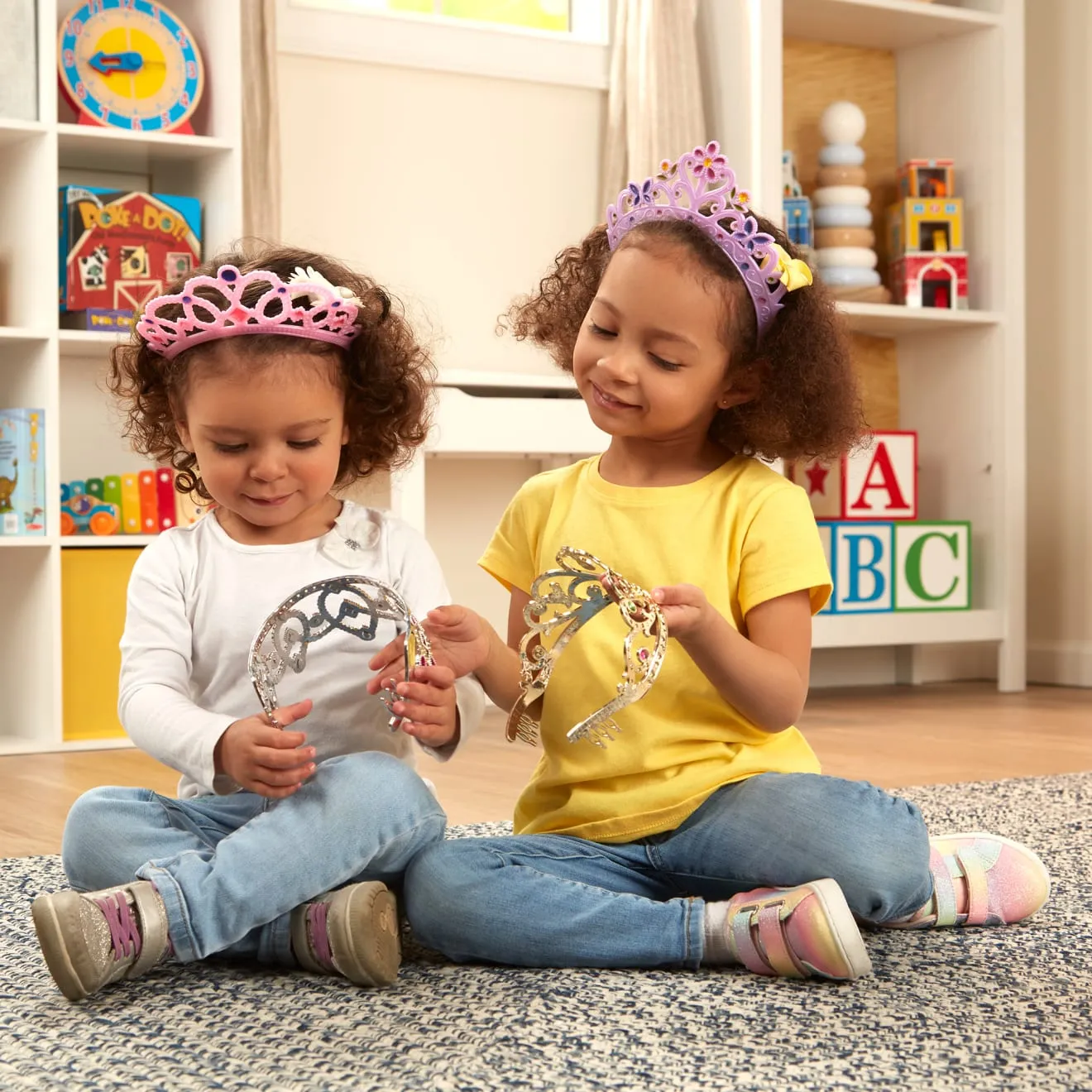Melissa & Doug Role Play Crown Jewels Tiaras 4er-Set