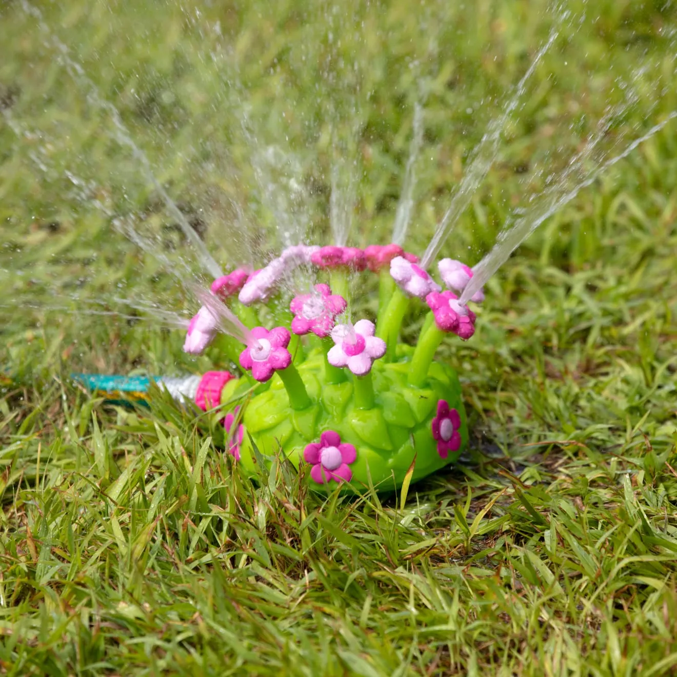 Melissa & Doug Pretty Petals Sprinkler Blumen Wasserspaß