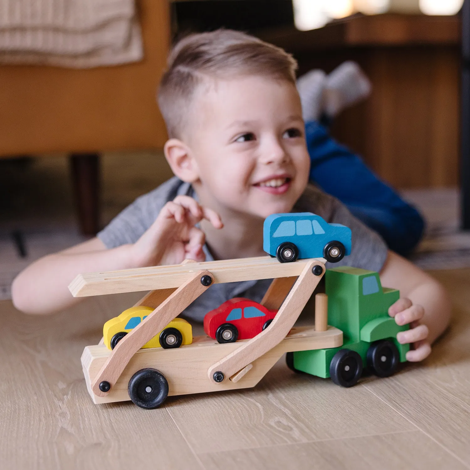 Melissa & Doug Wooden Car Carrier Autotransporter Holz 4 Autos