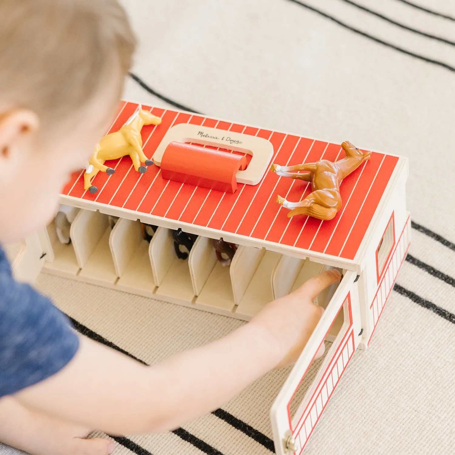 Melissa & Doug Take-Along Show-Horse Stable Pferdestall