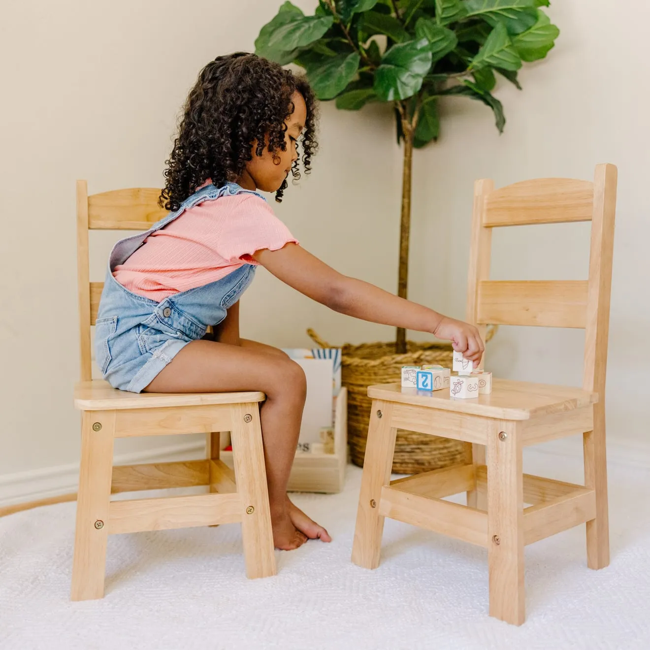 Melissa & Doug Holzstühle Kinderstühle 2er-Set Massivholz