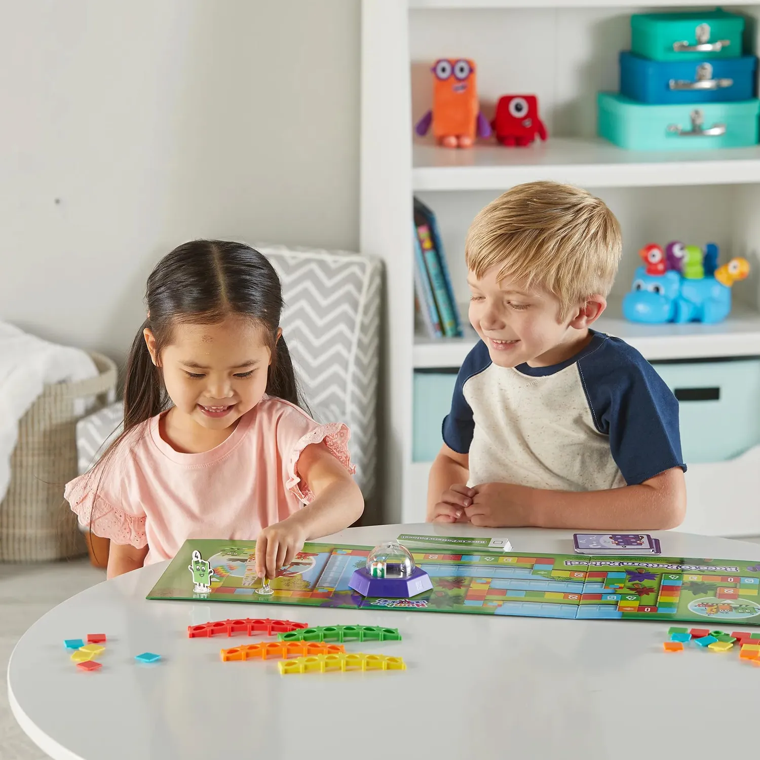 Learning Resources Numberblocks Wettlauf zum Musterpalast Brettspiel 91-teilig