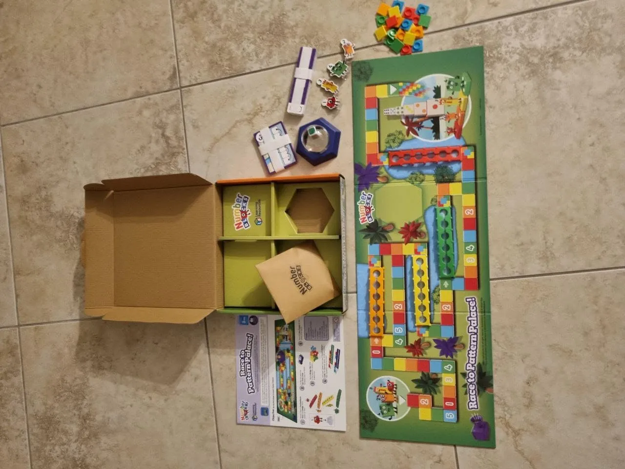 Learning Resources Numberblocks Wettlauf zum Musterpalast Brettspiel 91-teilig