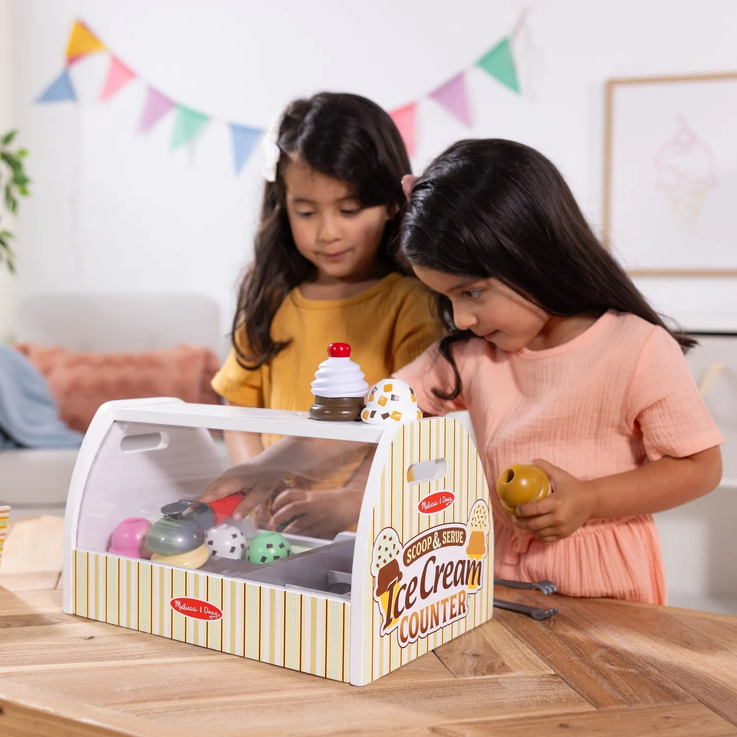 Melissa & Doug Scoop & Serve Ice Cream Counter Eisdiele Holz