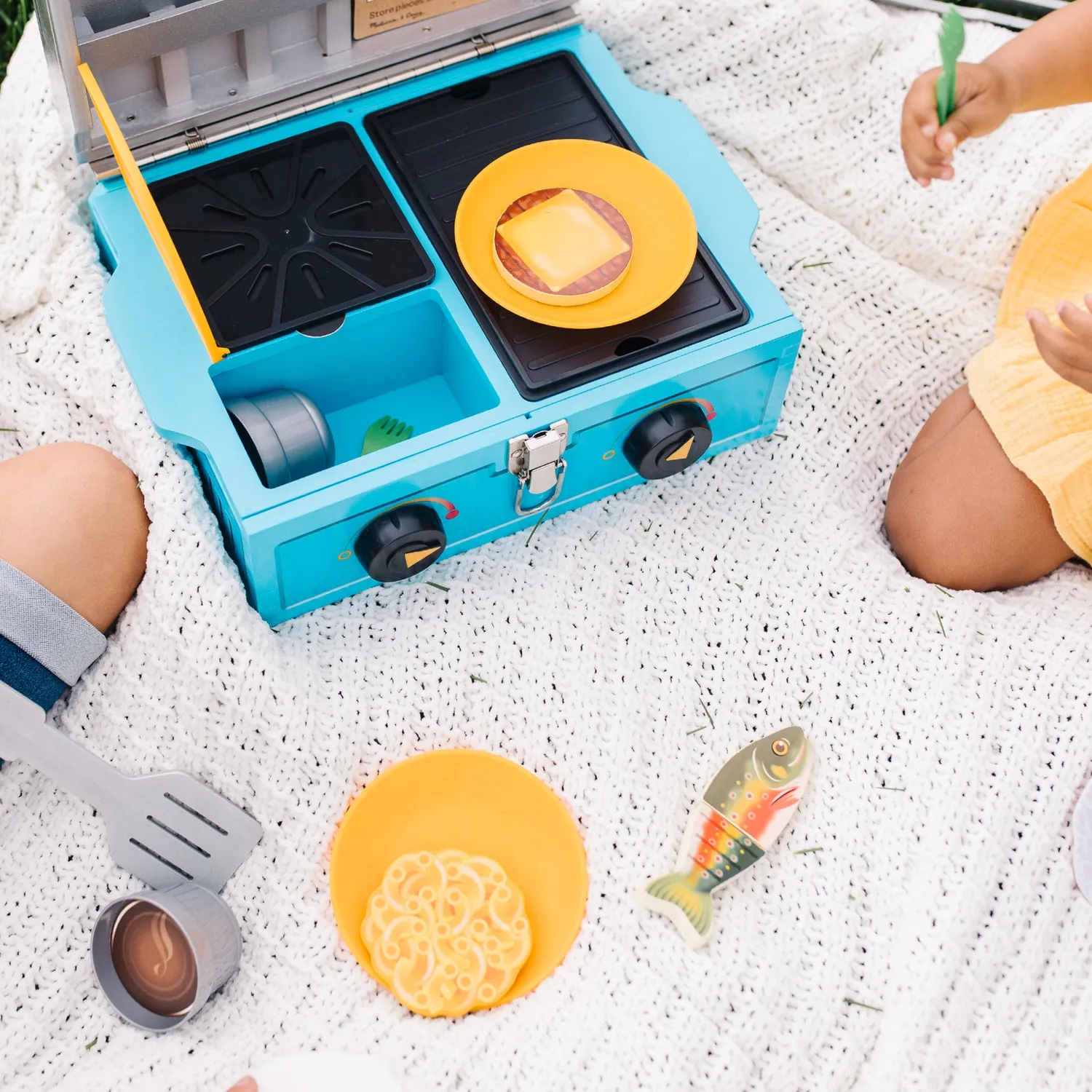 Melissa & Doug Let's Explore Camping Spielküche Holz 24-teilig
