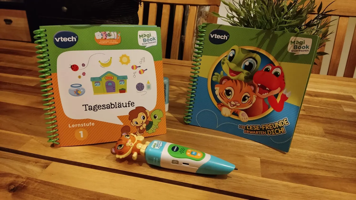 VTech MagiBook Story'Friends Starter-Set Lernstift Bücher