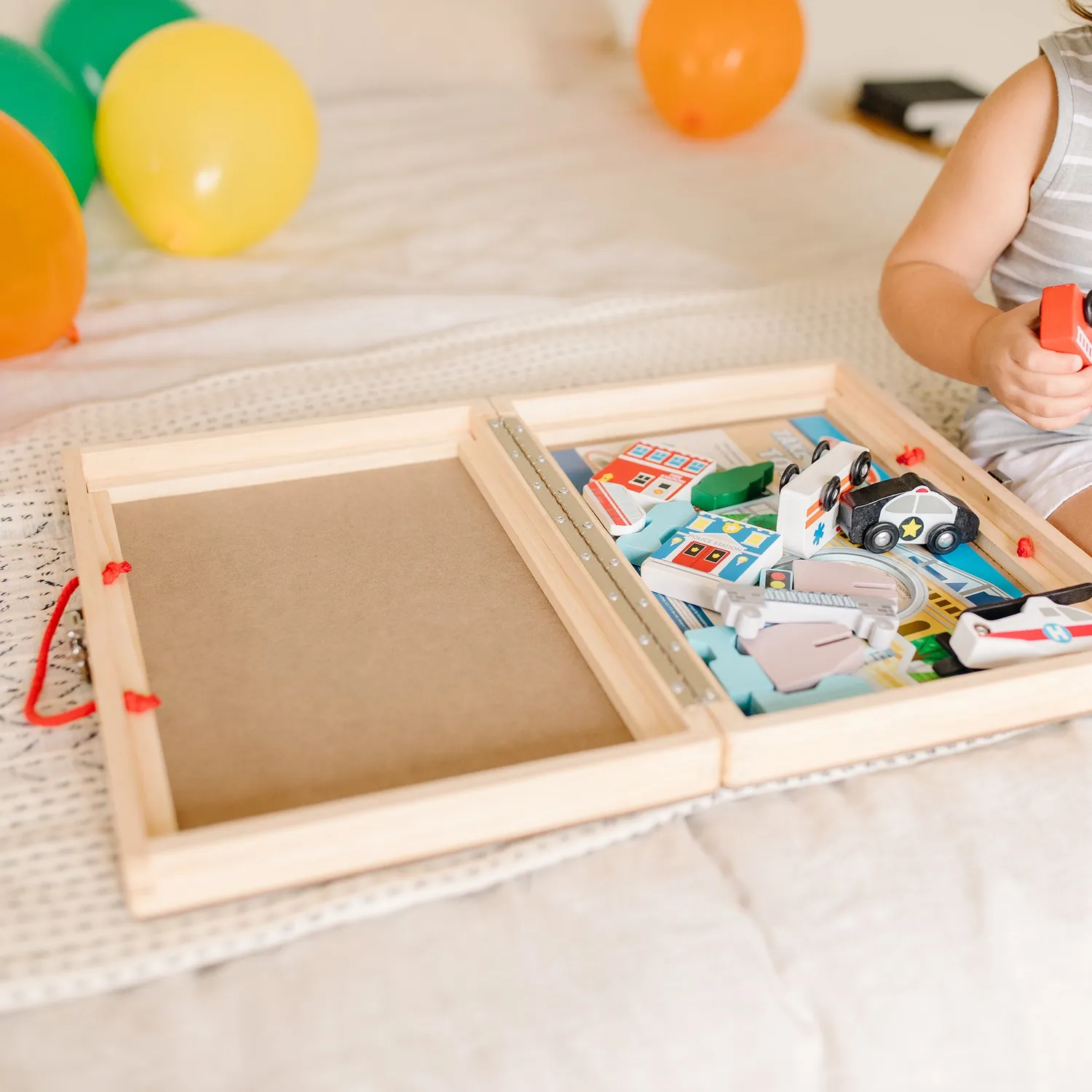 Melissa & Doug Take-Along Town Holz-Spielstadt Koffer Stadt
