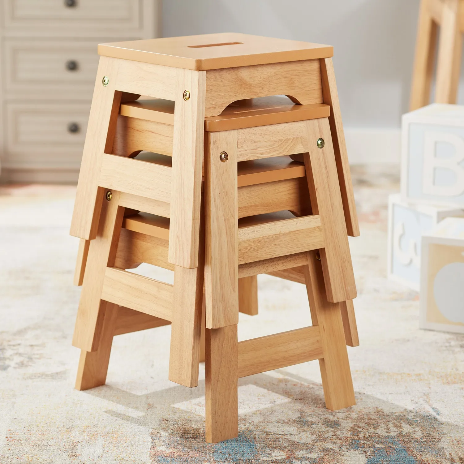 Melissa & Doug Wooden Stools Kinderhocker Holz 4er-Set stapelbar